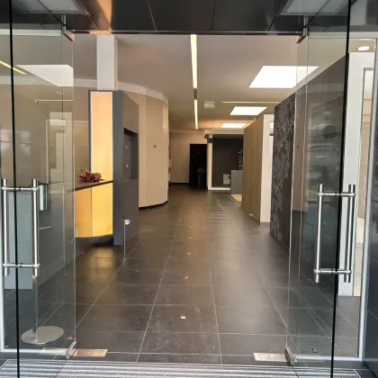 Attraktives Geschäftslokal +500m2 / Showroom/ mit Parkplätzen im Gewerbegebiet Graz Mitte zu vermieten! - Bild 2