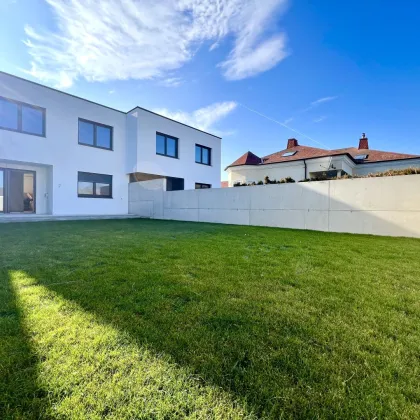 Erstbezug | Luftwärmepumpe | Großzügige Außenfläche | Grünruhelage | Klimavorbereitung | Photovoltaik-Vorbereitung | Vollwärmeschutzfassade - Bild 2