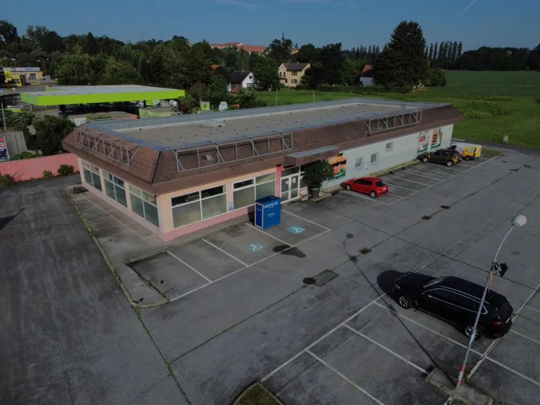 Fürstenfeld: Geschäftsgebäude ca. 612 m² mit Parkplätzen und Freiflächen zu mieten - Bild 1