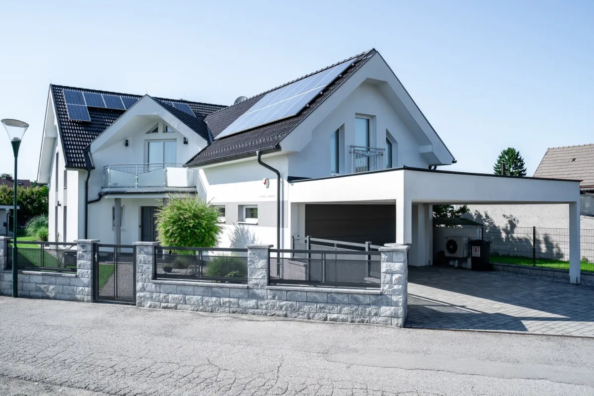 "LICHTENWÖRTH" MIT GARTEN UND POOL - Bild 1