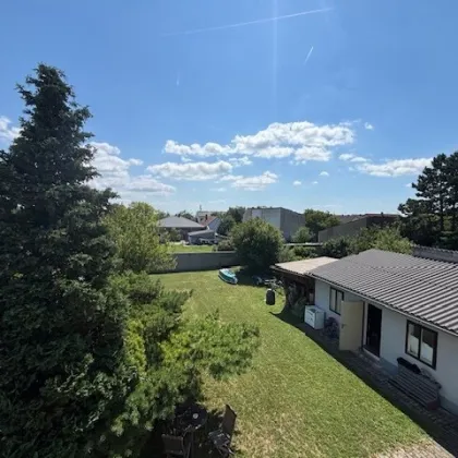 VERKAUFT Breitenbrunn - Charmantes Einfamilienhaus mit sonnigem Garten und teilweisen Seeblick - Bild 2