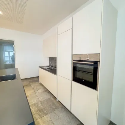 Perfekte Lage!! Top-moderne Altbauwohnung mit Balkon und Sauna in der Hauptstraße - Bild 3
