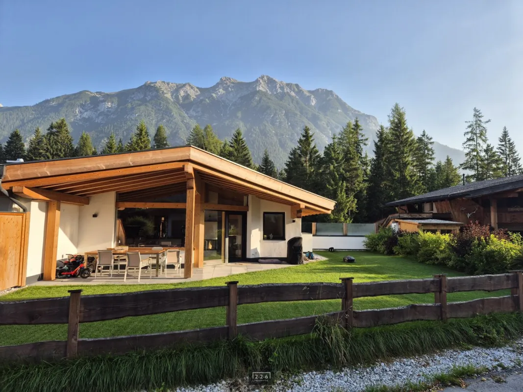 226 Immobilien: Einzigartige Doppelhaushälfte im Chaletstil am Seefelder Plateau / Leutasch zu verkaufen - Bild 1