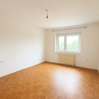 MODERNE 3 Zimmer - ca. 58m² WFL - Einbauküche - 2.Stock - Parkplatz - Großer Keller - Bild 2