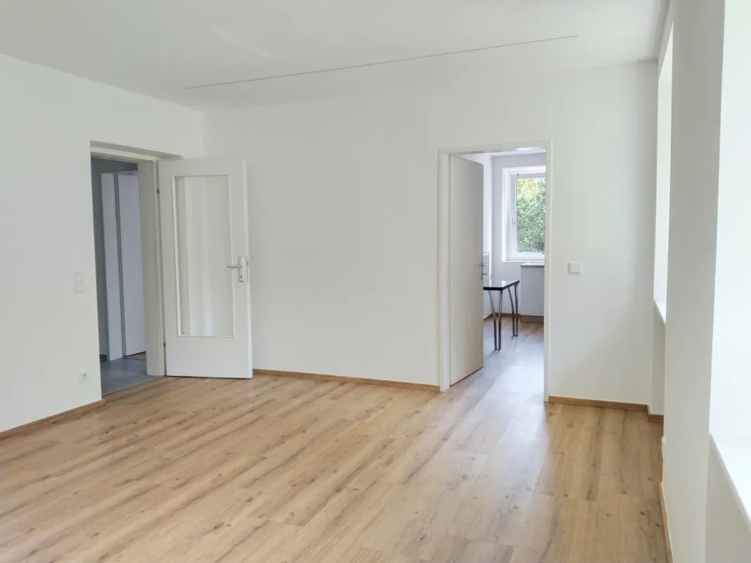 R E S E R V I E R T! Modern sanierte 3,5-Zimmer-Wohnung in Toplage nahe Bauernbergpark! - Bild 1