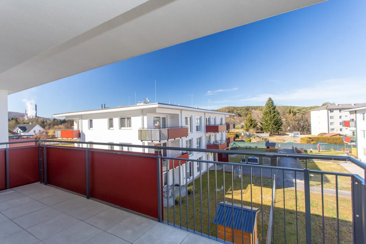 Balkonwohnung mit schönen Ausblick - Bild 1