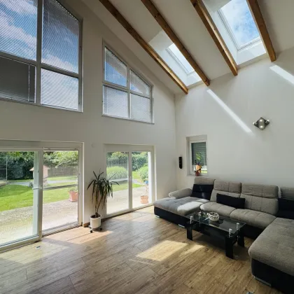 Exklusives Einfamilienhaus mit Galerie, Garten & Nebengebäuden – Ruheoase im Grünen bei Reitanlage - Bild 3