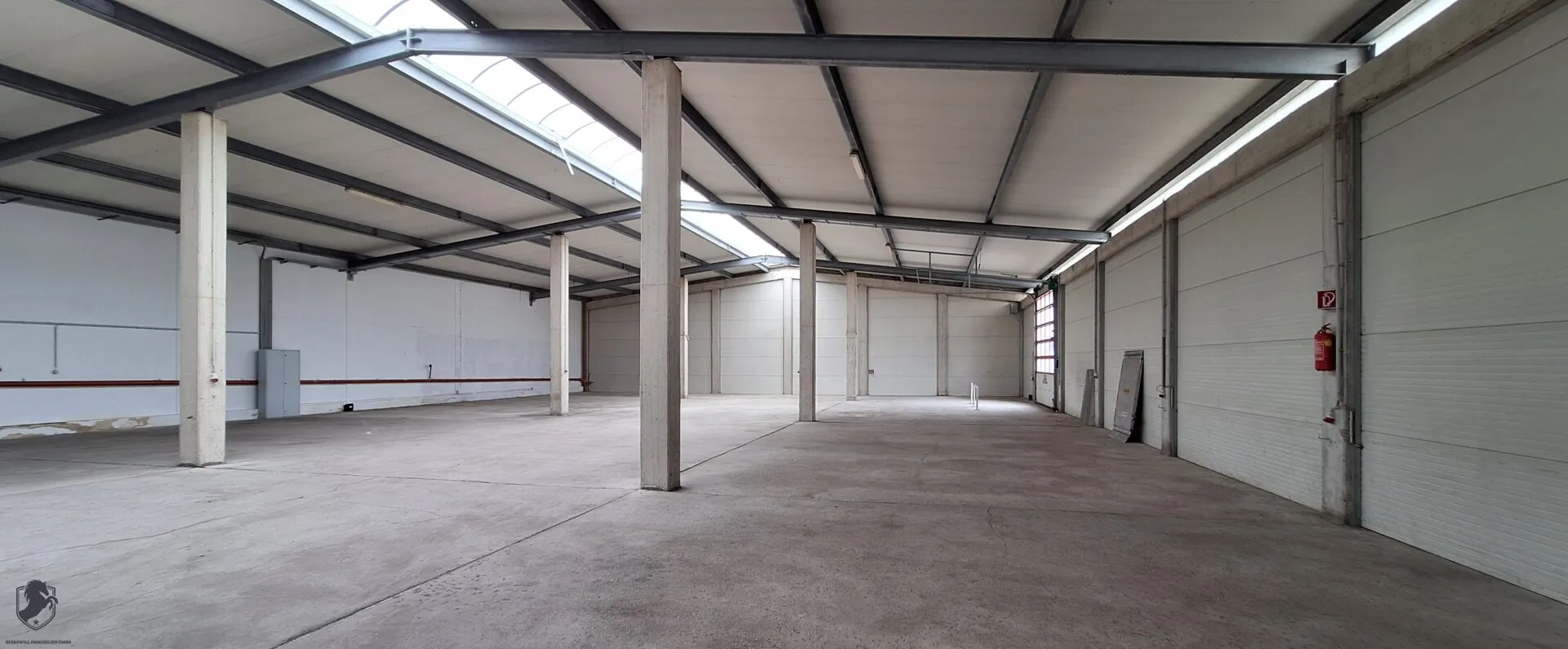 LAGERHALLE in sehr guter Lage mit 950 m² zu vermieten. - Bild 1