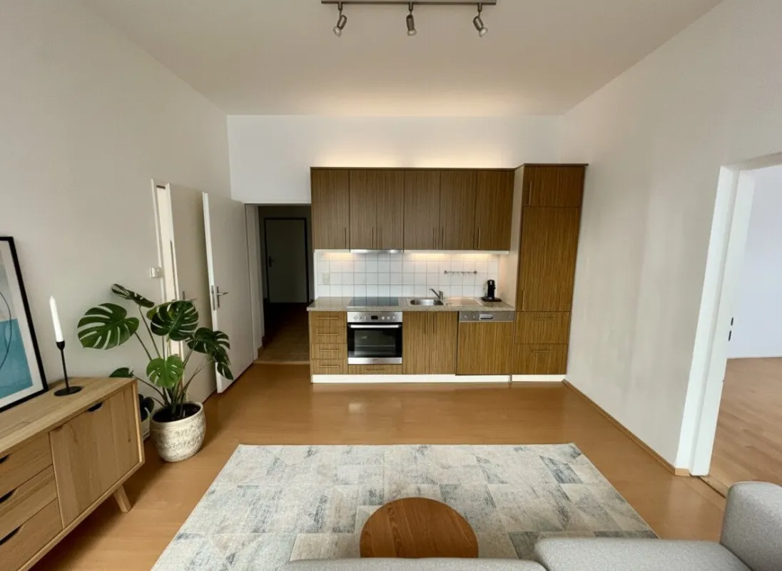 Renovierungsbedürftige Wohnung in Top-Lage des 12. Bezirks – Ideal für Individualisten! - Bild 1