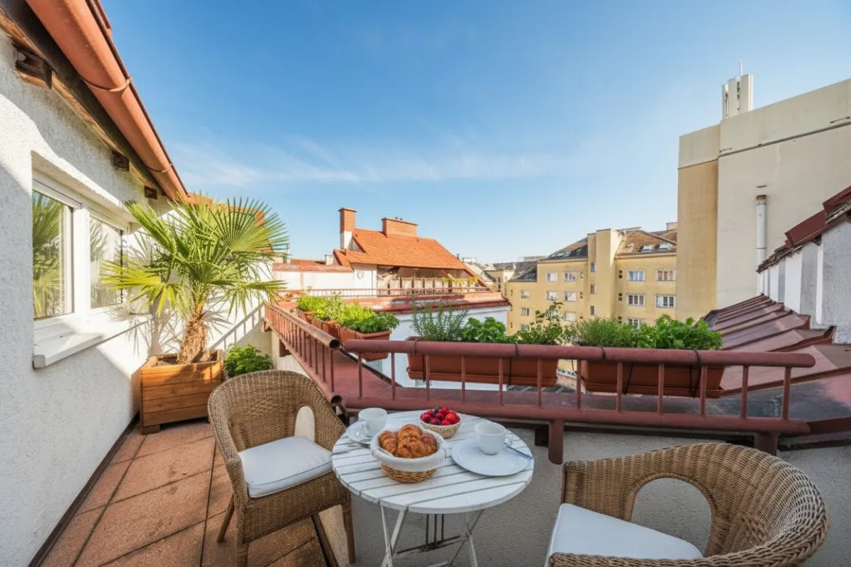 Sonnige Terrassenwohnung im hofseitigen Dachgeschoß! - Bild 1