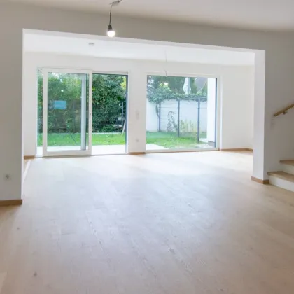 ERSTBEZUG: REIHENHAUS MIT PV-ANLAGE UND HOCHWERTIGER EINBAUKÜCHE NÄHE BADETEICH - Bild 2