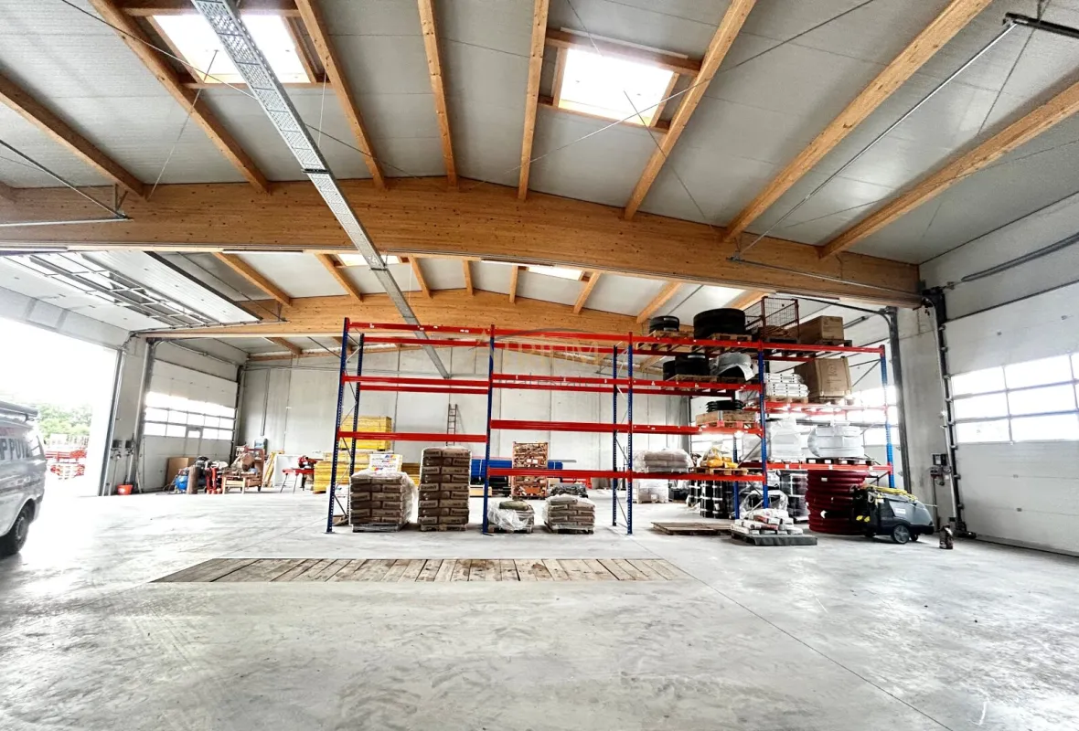 68m² oder doch 135m²? Lagerhalle und Büros in ruhiger Lage Nahe der Autobahnauffahrt A2. - Bild 1