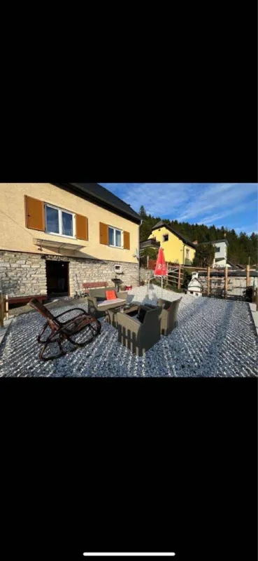 Solides, teilsaniertes Wohnhaus in ruhiger Wohnlage - Bild 1