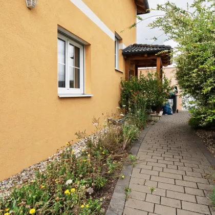 PREISHIT - Charmantes Einfamilienhaus mit Nebengebäude und Doppelcarport – Ihr neues Zuhause wartet! - Bild 3