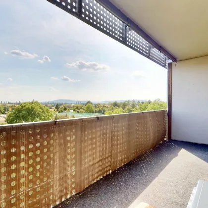 Urbaner Lebenstil in Oberlaa! Sensationeller Weitblick, moderne, offene 3-Zimmer-Wohnung mit großer 12,5m² Loggia! - Bild 2