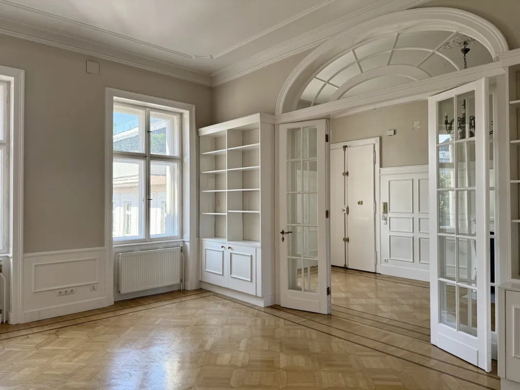 Elegante Palaiswohnung im Botschaftsviertel - Bild 1