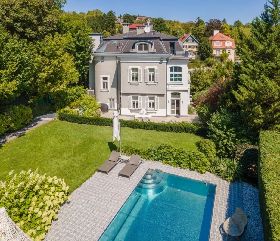 Privatsphäre trifft Perfektion – Villa der Superlative mit eigenem Kurparkzugang - Bild 1