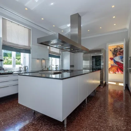 Privatsphäre trifft Perfektion – Villa der Superlative mit eigenem Kurparkzugang - Bild 3