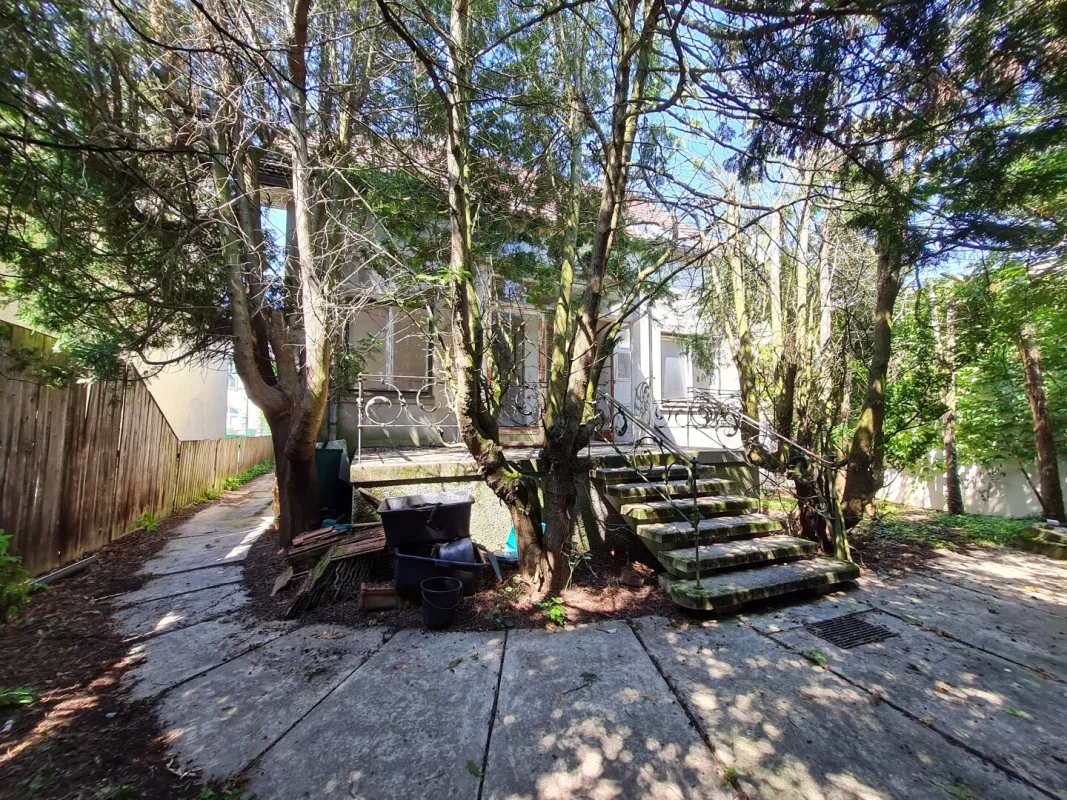 RENOVIERUNGSBEDÜRFTIGES JAHRHUNDERTWENDEHAUS! - Bild 1