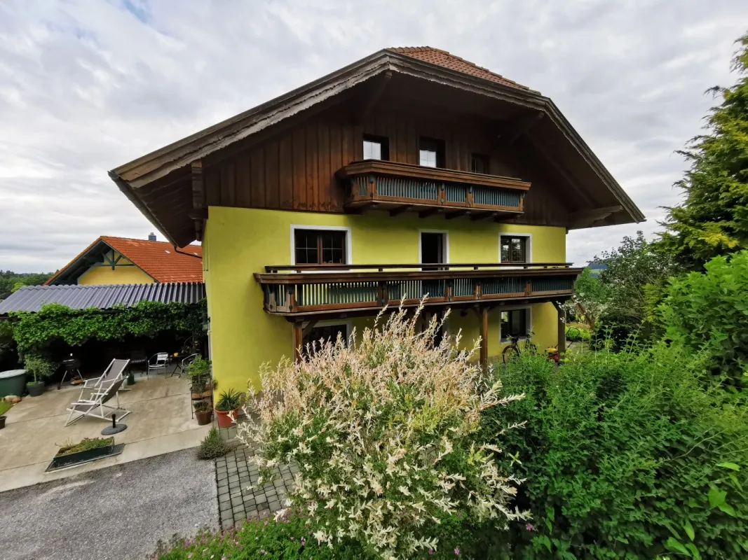 Wohnen und Arbeiten unter einem Dach - auch als Mehrfamilienhaus geeignet - Bild 1