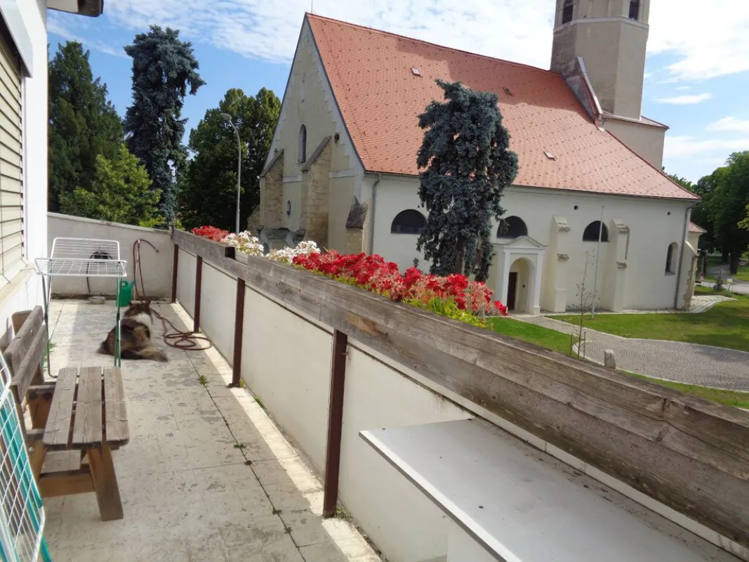 Zistersdorf: A5 - Mistelbach -Nähe: großes Wohnhaus mit schöner Terrasse - Bild 1