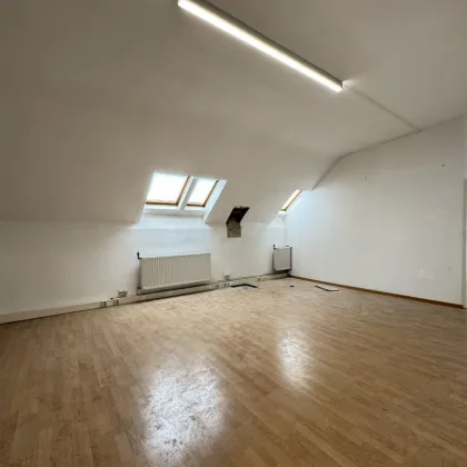 Gewerbeimmobilie in Bestlage mit Stellplatz– Ideal für Büro oder Praxis - Bild 3