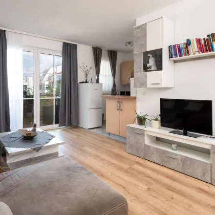 Zentrale Ruhelage: 2 Zimmer Wohnung mit Loggia & Stellplatz - Bild 2
