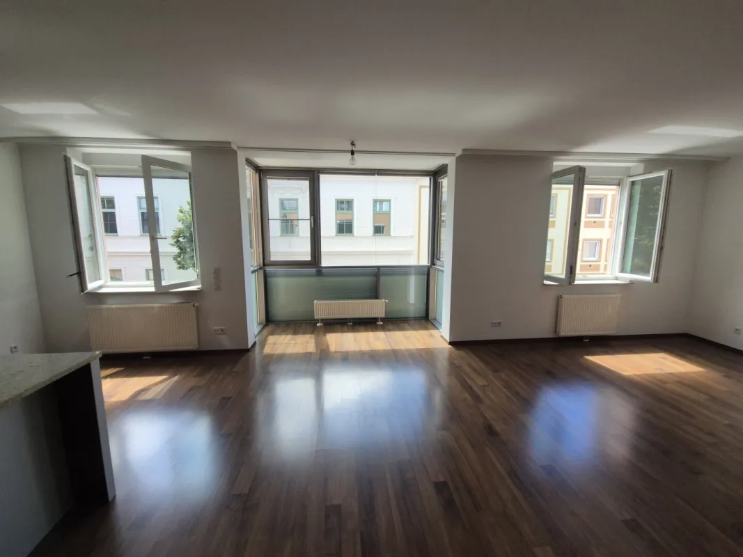 Baden Top Lage - zentrumsnah - hell - neuwertig - Bild 1