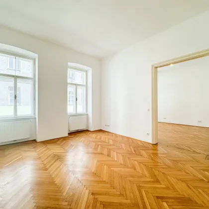 AUSGEZEICHNETE LAGE NÄHE MARIAHILFER STRASSE - DURCHDACHTE RAUMAUFTEILUNG - ALTBAUCHARME AUF 2 ZIMMERN MIT SEPARATER KÜCHE - Bild 2