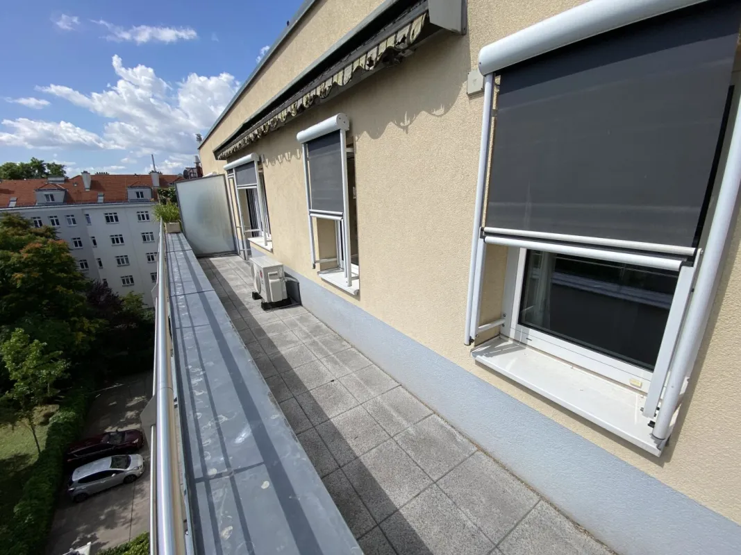 Ruhige , helle Dachgeschoßwohnung mit Terrasse - Nähe Alte Donau - Bild 1