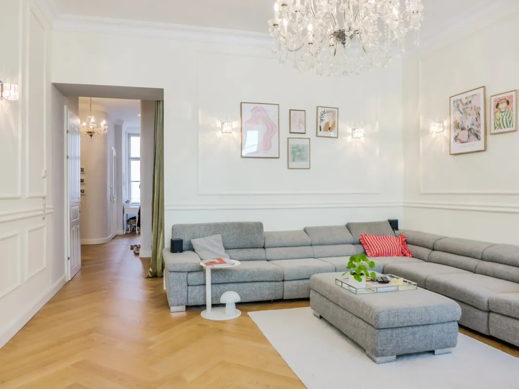 Klassischer Altbau trifft modernes Raumkonzept - 4 Zimmer-Wohntraum nahe Wien Mitte - Bild 1