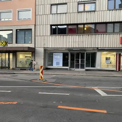Großzügige Handelsfläche mit Lager am Boznerplatz zu vermieten oder verkaufen - Bild 2