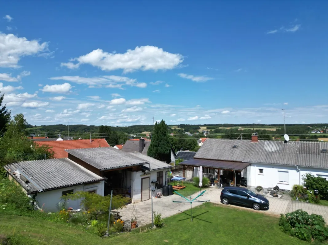 +Einzigartiges Mehrfamilienhaus und riesen Grundstück, direkt neben Oberpullendorf! + - Bild 1
