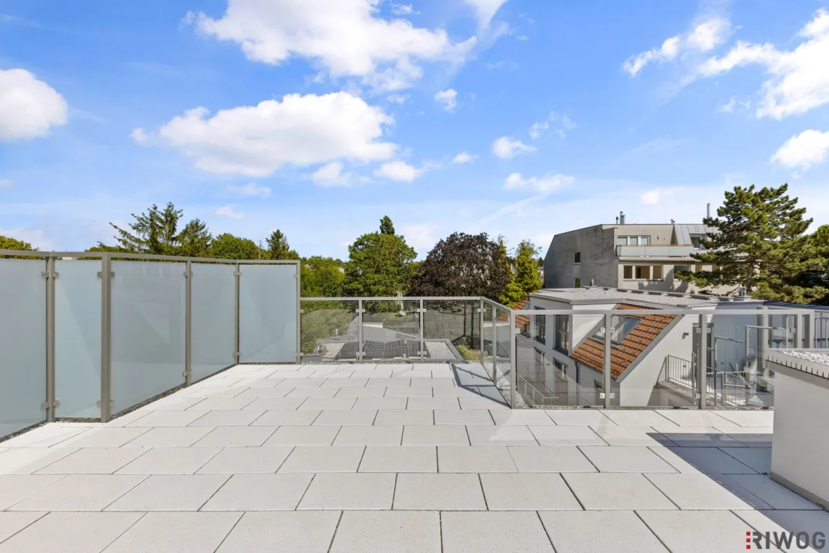 Imposante und sehr helle Dachgeschosswohnung mit 2 Terrassen und hochwertiger Ausstattung in ehemlaigen Fuhrwerkhaus - Bild 1