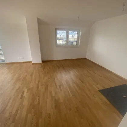 Neu errichtete helle 2 Zimmer Dachgeschoßwohnung mit Balkon und 2 Garagenplätzen - ERSTBEZUG - Bild 3