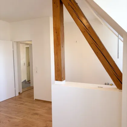 Neu sanierte Dachgeschoßwohnung mit Ausblick - Bild 3