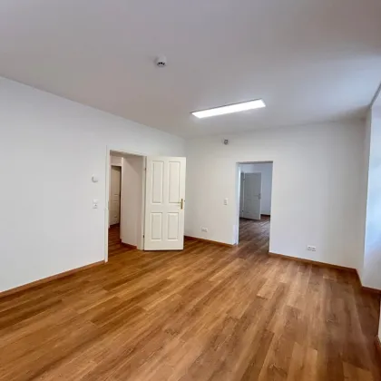 Erstbezug im sanierten Altbau – Charmantes Büro in Geidorf mit Parkplatz, provisionsfrei! - Bild 2