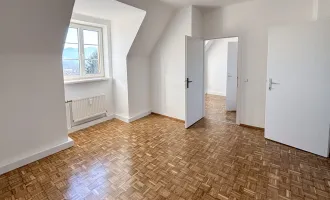 SANIERT: Dachgeschoßwohnung mit Ausblick