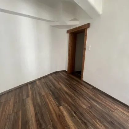 Sonnendurchflutete 4-Zimmer-Wohnung in beliebter und hipper Lage nahe der Innenstadt - Provisionsfrei - Bild 2
