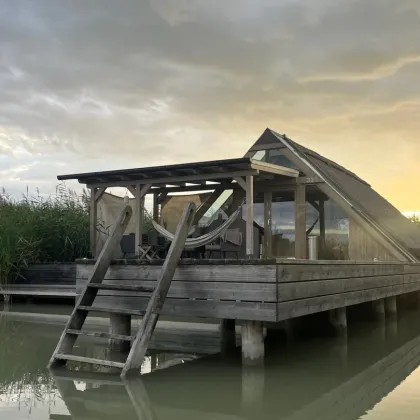 Neu adaptierte Spitzhütte in Toplage am offenen See - Bild 2