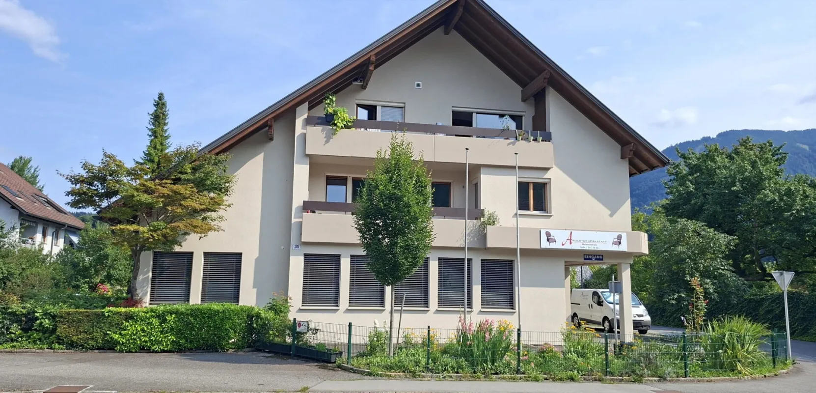 SUPERPREIS ! Kurzfristig bezugsbereit! Top sanierte 100 m" Wohnung mit 2 Balkonen, Kellerabteil und TG-Platz zu verkaufen! - Bild 1