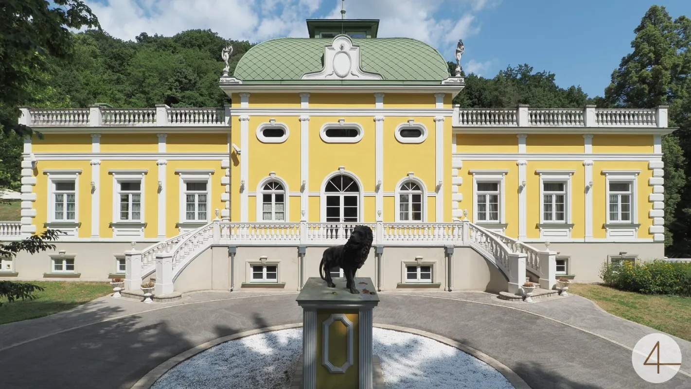 Starkes Statement 857m2 Nutzfläche – Architektenhaus mit Garage Büro Terrassen bei Krems - Bild 1