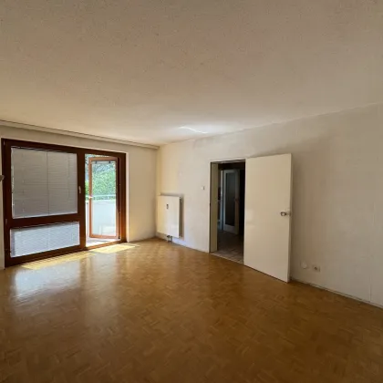 *Sanierungsbedürftiger Singlehit in Ruhelage mit Loggia bei U6 Dresdner Straße* Ab sofort verfügbar* - Bild 2