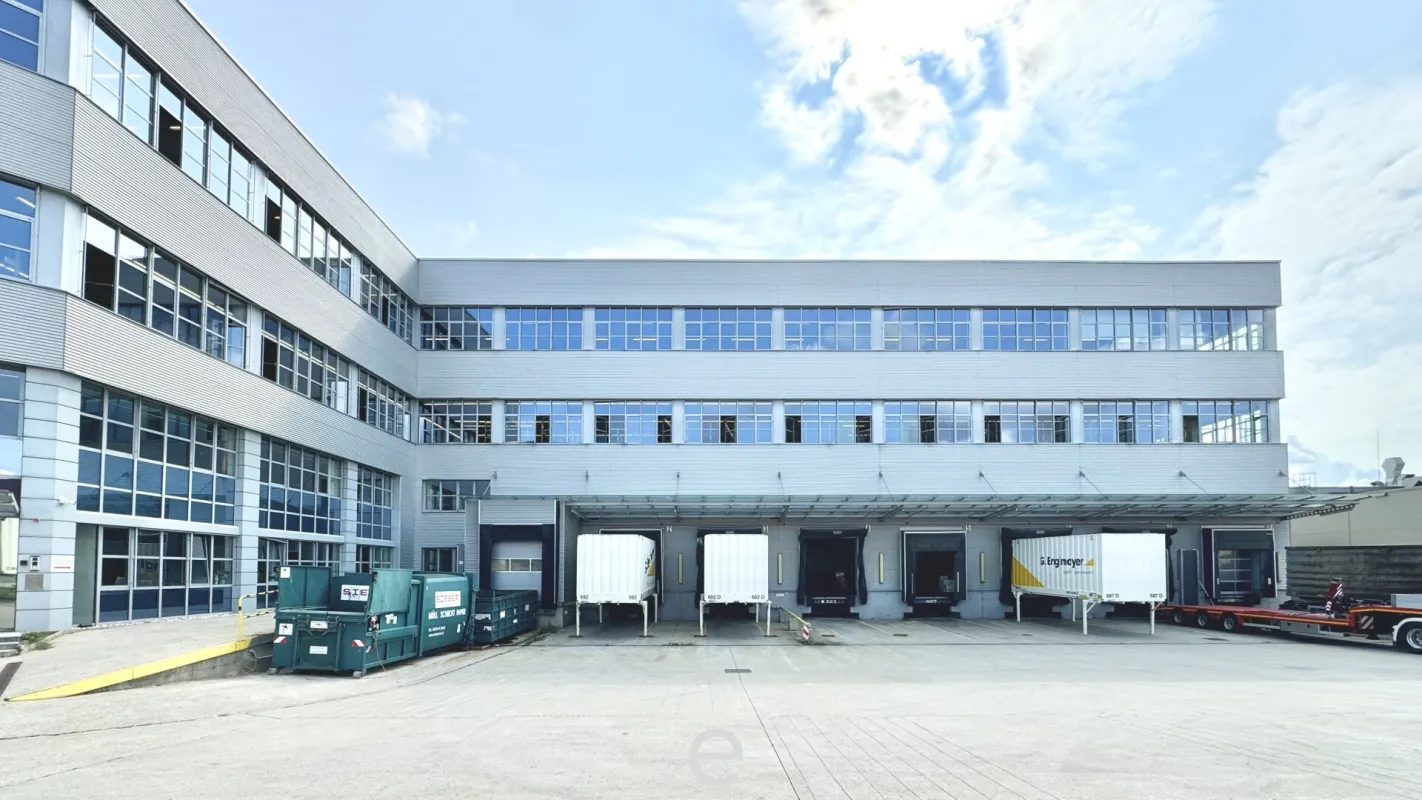 Attraktive Lager- & Büroflächen mit rd. 8.800 m² in modernem Logistikzentrum – 1230 Wien - Bild 1