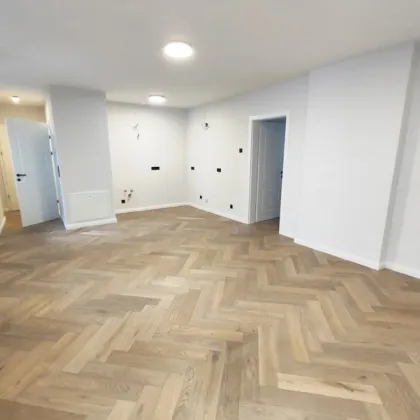 Krongasse! Altbau-Erstbezug mit Balkon in liebevoll saniertem Altbauhaus - Top11 - Bild 3