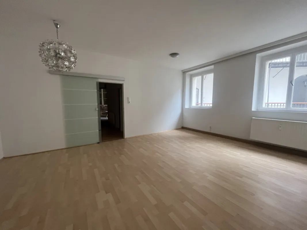 Schöne 2-Zimmer-Wohnung mit separater Küche in beliebter und hipper Lage nahe der Innenstadt - Provisionsfrei! - Bild 1