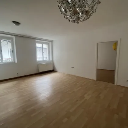 Schöne 2-Zimmer-Wohnung mit separater Küche in beliebter und hipper Lage nahe der Innenstadt - Provisionsfrei! - Bild 2