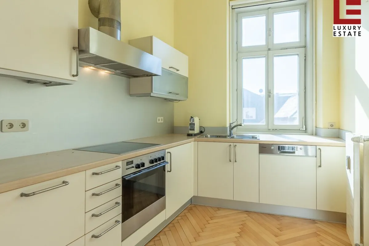 Moderne Altbauwohnng in der Innenstadt - Bild 1