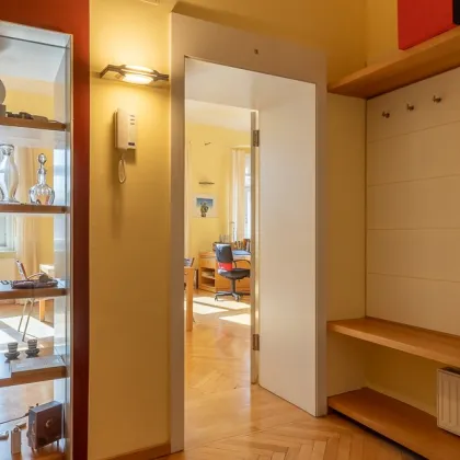 Moderne Altbauwohnng in der Innenstadt - Bild 2