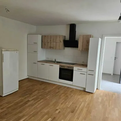 Erdgeschoss 3 Zimmer Wohnung mit 100 m² großem Garten! - Bild 3